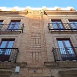 Grand Luxe Hostel