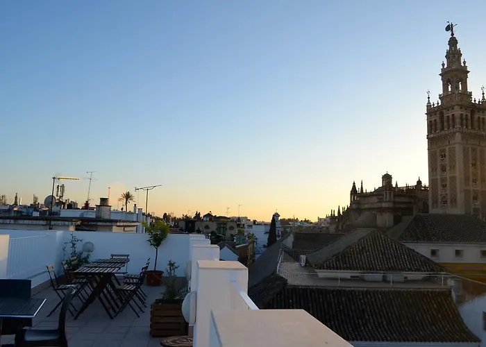 Grand Luxe Hostel